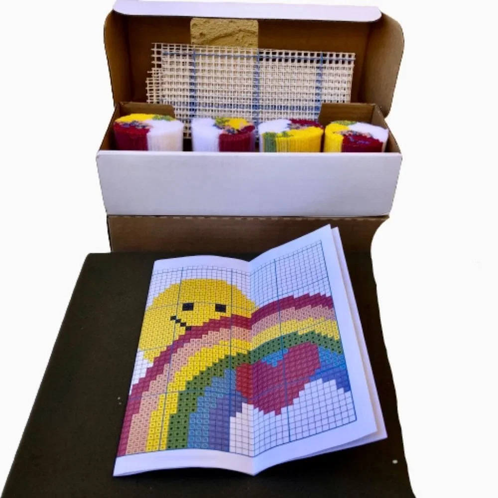 Vintage Carson WonderArt Latch Hook Craft Kit SUNSHINE RAINBOW Smiley Sun New